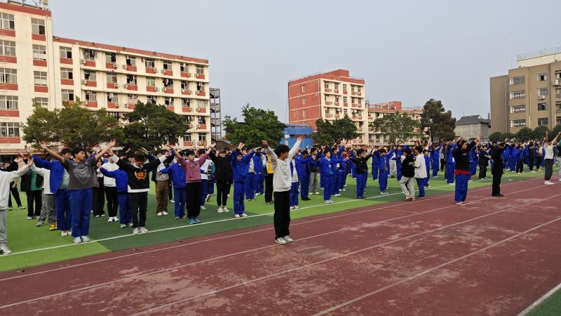 校运会在即校园体育活动火热进行中